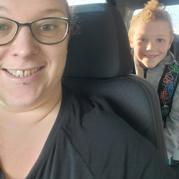 JEWELRY MODERN TO VINTAGE . ART GLASS . DISHES VINTAGE . CLOTHES OF ALL KINDS - Picture 8 of 8